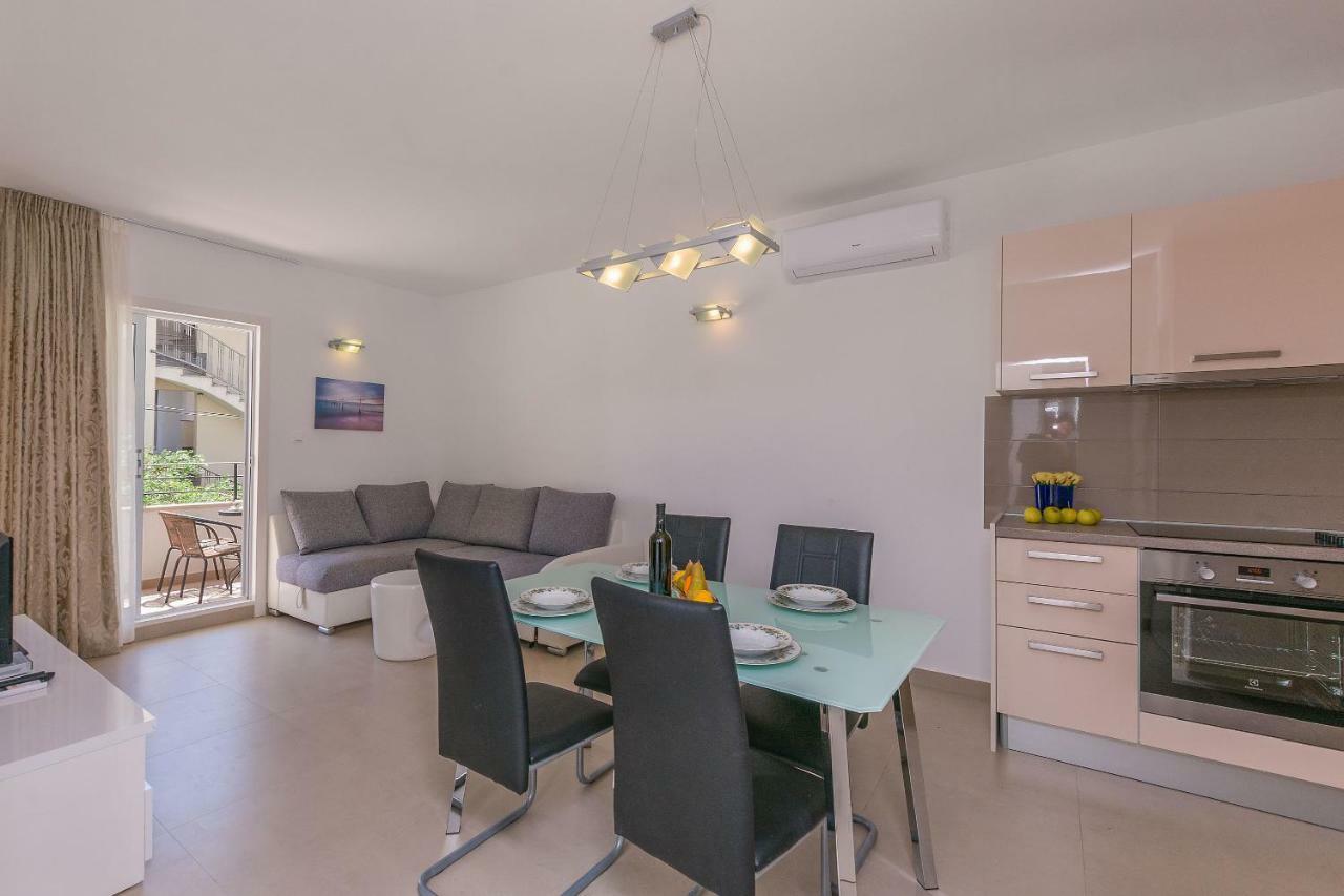 Apartments Villa Aquamarine Duće 외부 사진