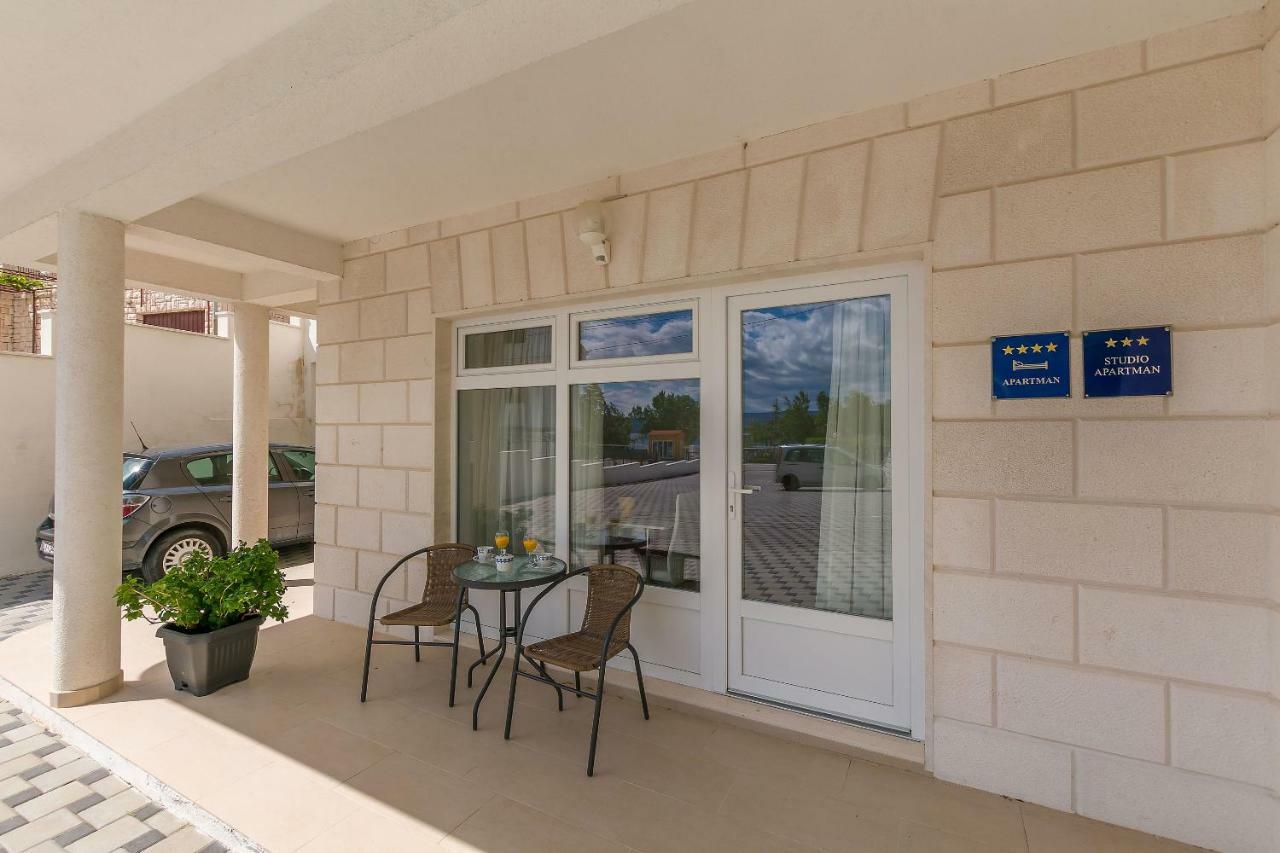 Apartments Villa Aquamarine Duće 외부 사진