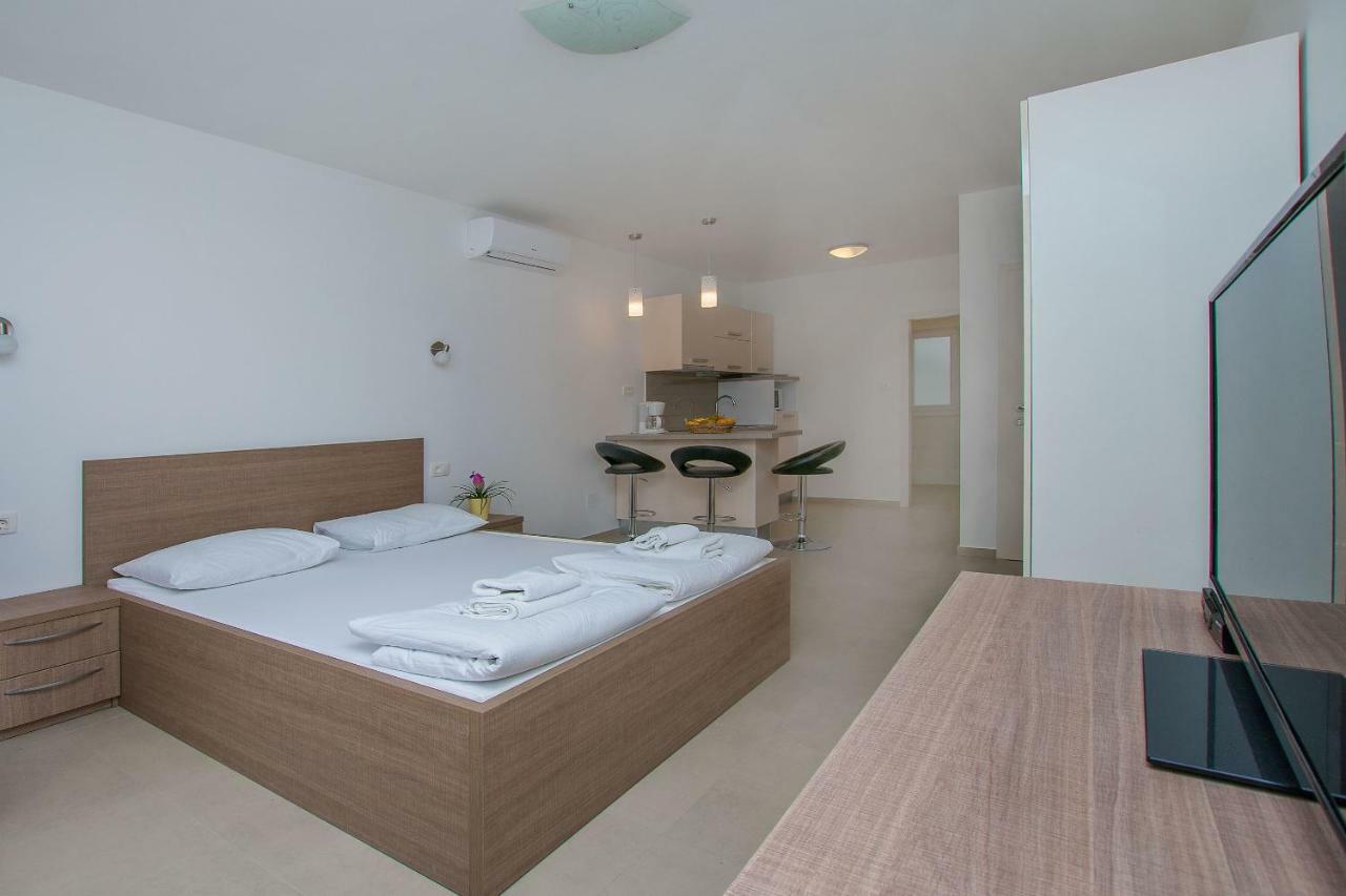 Apartments Villa Aquamarine Duće 외부 사진
