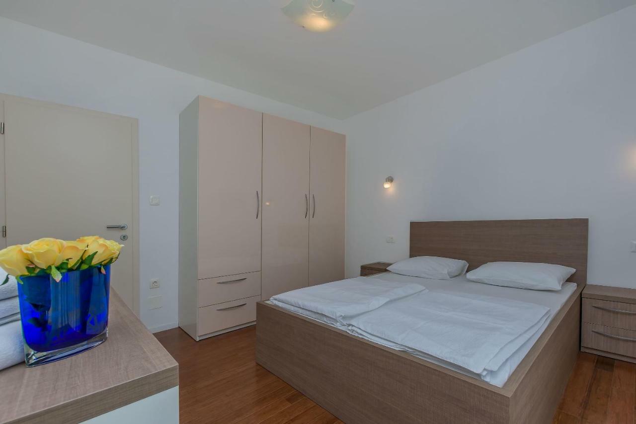 Apartments Villa Aquamarine Duće 외부 사진