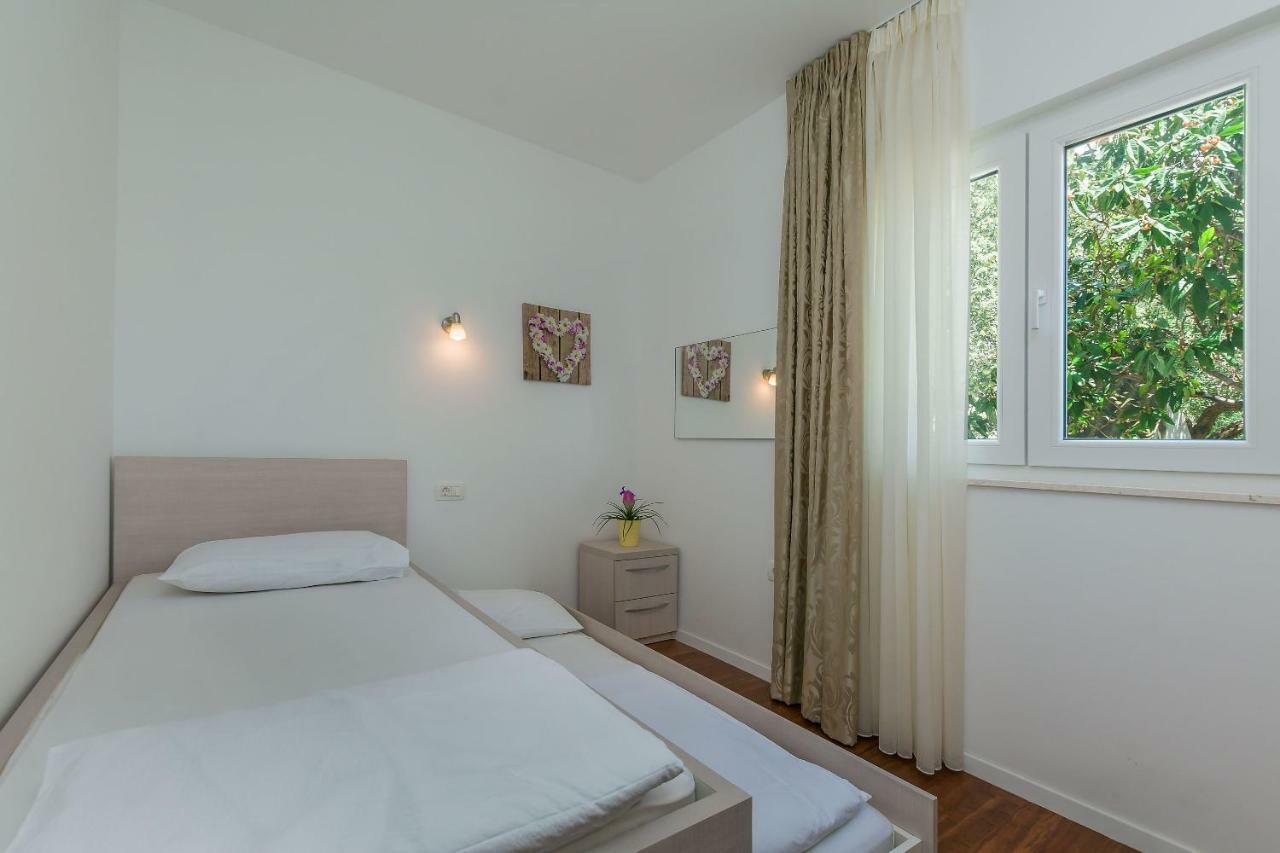 Apartments Villa Aquamarine Duće 외부 사진