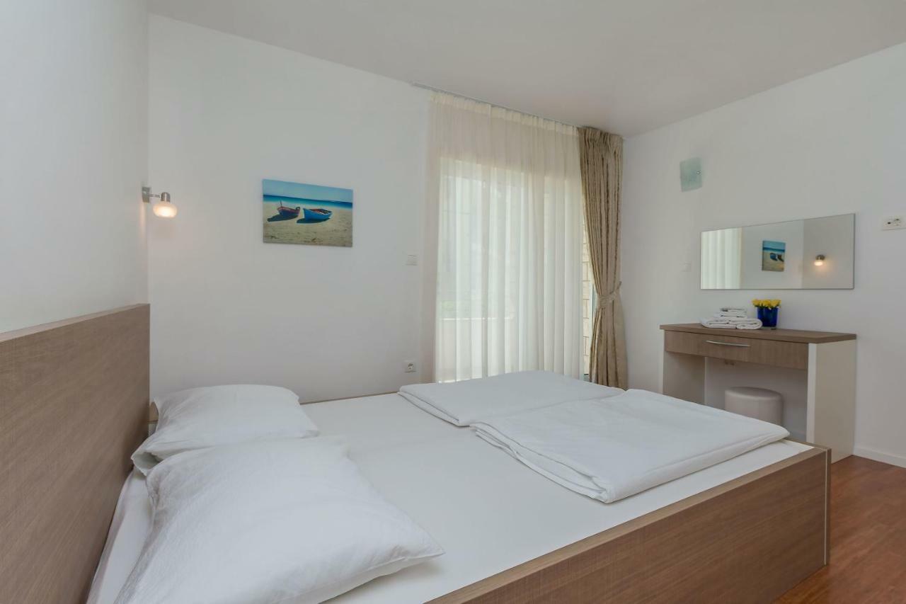 Apartments Villa Aquamarine Duće 외부 사진