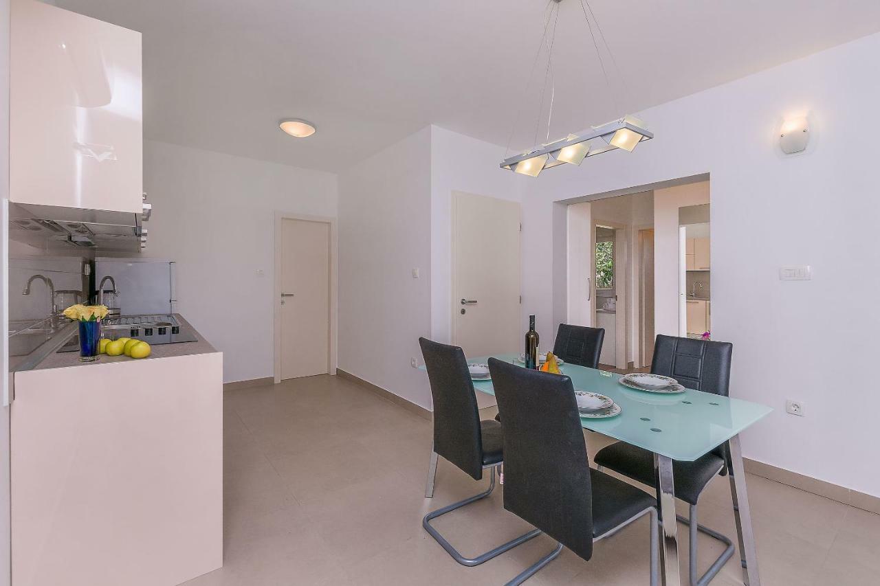 Apartments Villa Aquamarine Duće 외부 사진