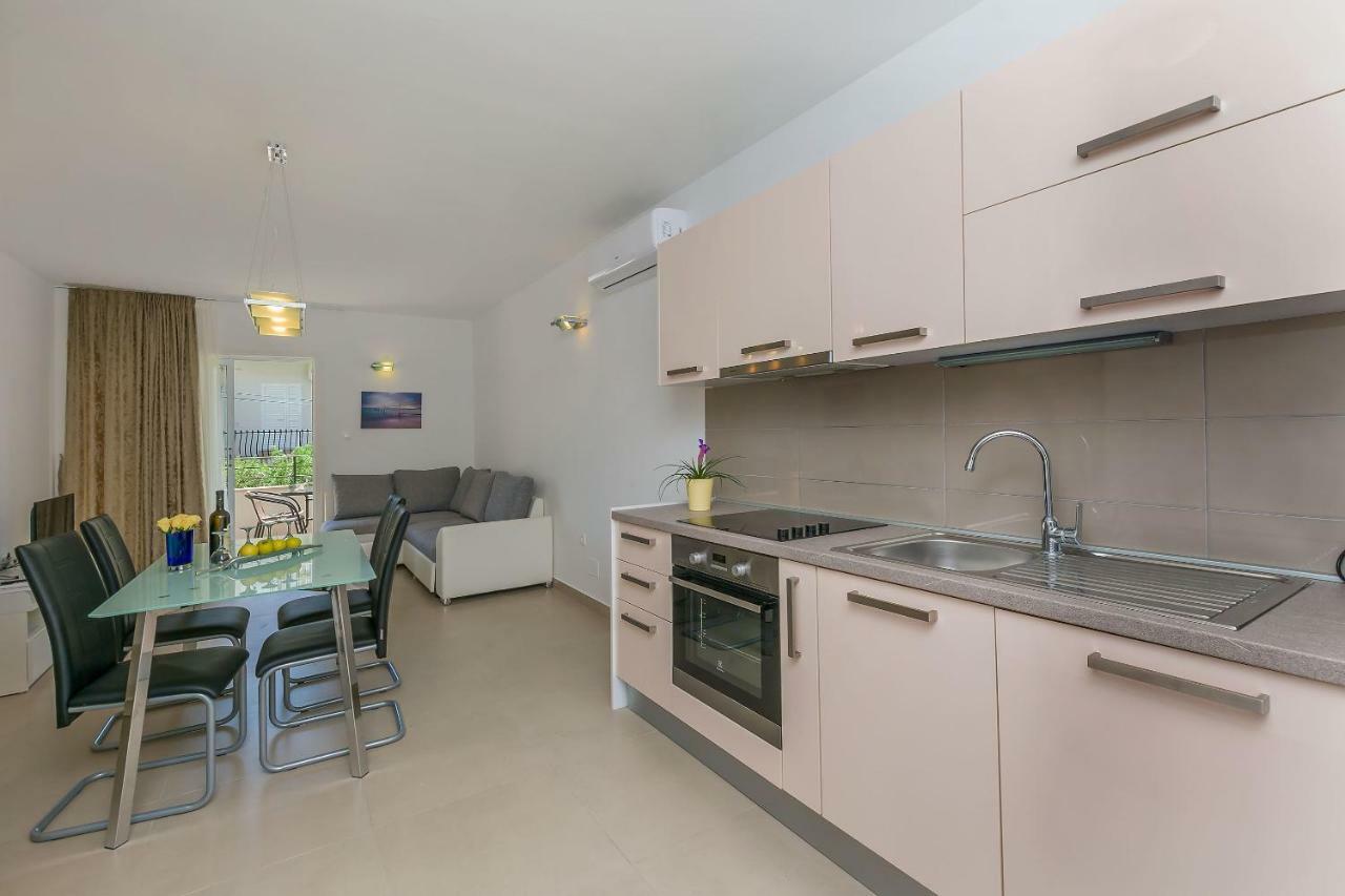 Apartments Villa Aquamarine Duće 외부 사진