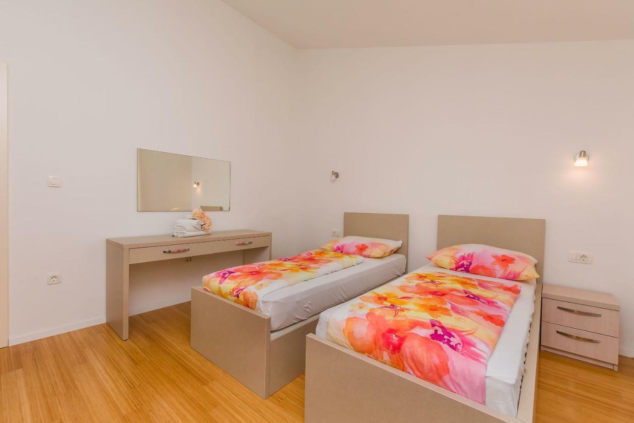 Apartments Villa Aquamarine Duće 외부 사진